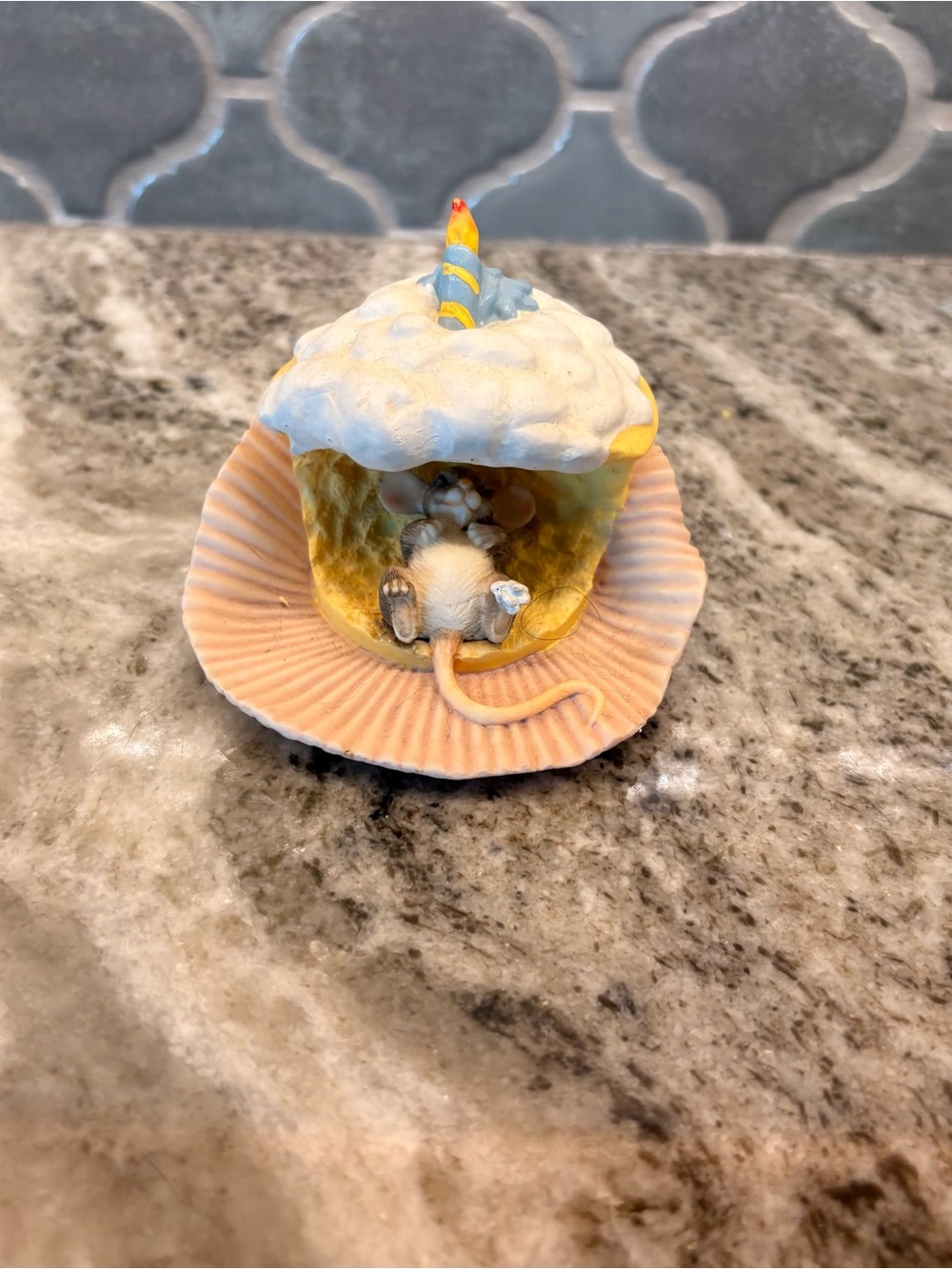 Charming Tails "Happy Birthday" Mouse Cupcake Figurine 97/715